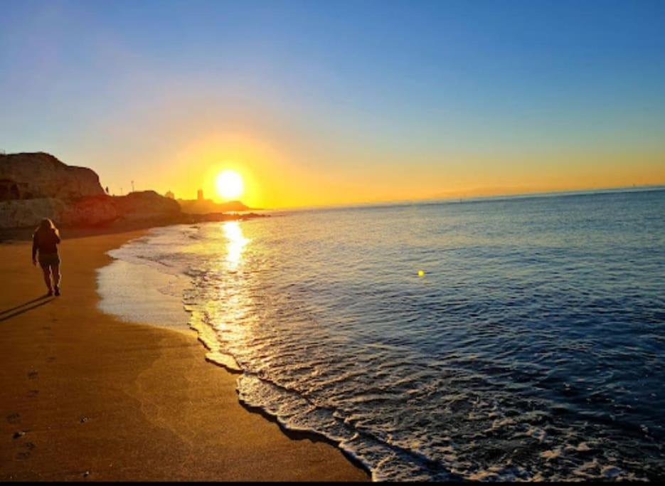 Apartamento El Dorado Cerca Del Mar Malaga Bagian luar foto
