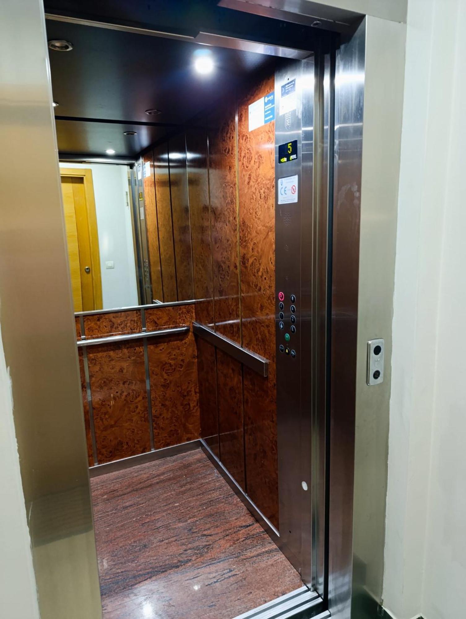 Apartamento El Dorado Cerca Del Mar Malaga Bagian luar foto